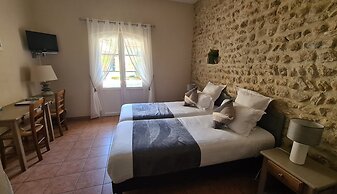 Logis Hotel La Bastide St Bach