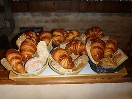 Logis Hotel La Bastide St Bach