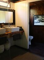 Barefoot Addo Elephant Lodge