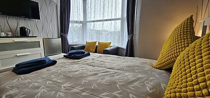 The Roslyn Hotel
