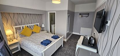 The Roslyn Hotel