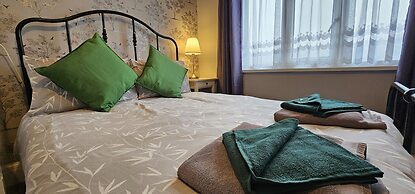 The Roslyn Hotel
