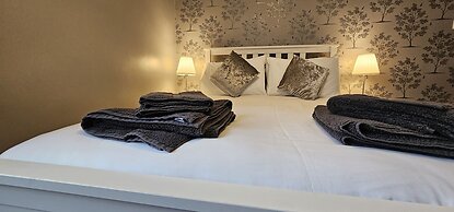 The Roslyn Hotel