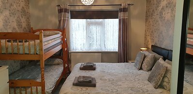 The Roslyn Hotel