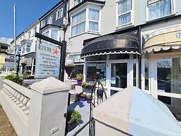 The Roslyn Hotel