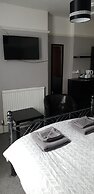 The Roslyn Hotel