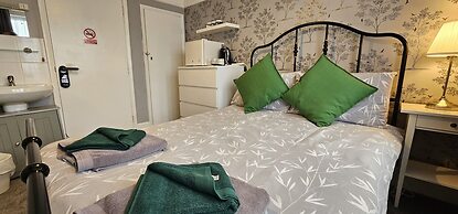 The Roslyn Hotel