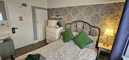 The Roslyn Hotel