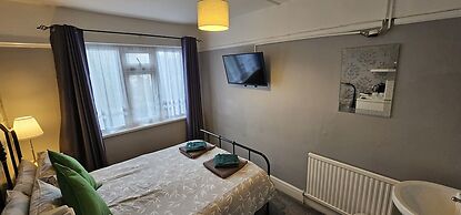 The Roslyn Hotel