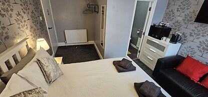 The Roslyn Hotel