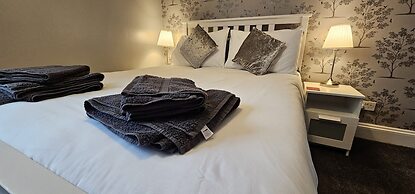 The Roslyn Hotel