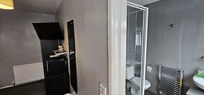 The Roslyn Hotel