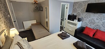 The Roslyn Hotel