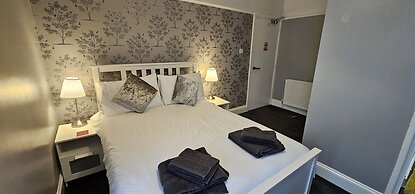 The Roslyn Hotel