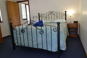 Dolphin Lodge
