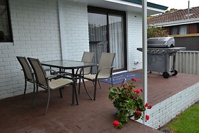 Dolphin Lodge