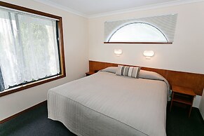 Dolphin Lodge