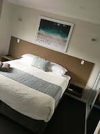 Dolphin Lodge