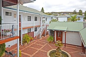 Dolphin Lodge