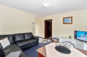 Dolphin Lodge