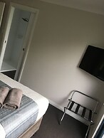 Dolphin Lodge