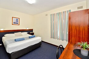 Dolphin Lodge