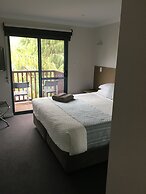 Dolphin Lodge