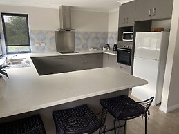 Dolphin Lodge