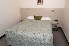 Dolphin Lodge