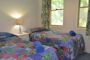 Dolphin Lodge