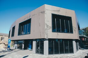 Dolphin Lodge