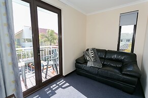 Dolphin Lodge
