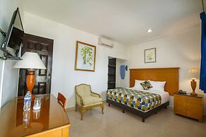 Hotel Embajadores