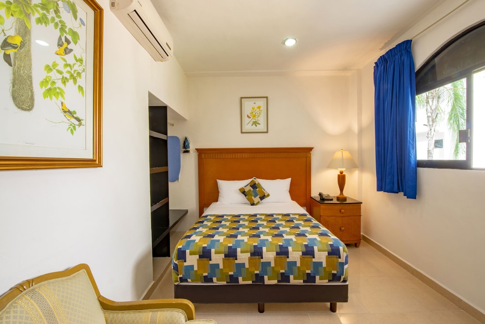 Hotel Embajadores