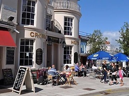 The Crown Hotel