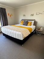 Centre Court Motel