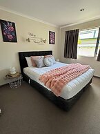 Centre Court Motel