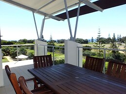 Pacific Marina Apartments