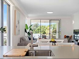 Pacific Marina Apartments