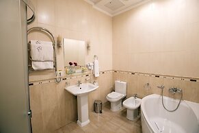 Edem Hotel Lviv