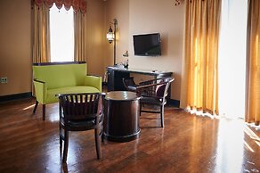 Tayfin Royale Hotel & Restaurant