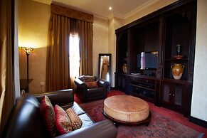 Tayfin Royale Hotel & Restaurant