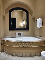 Tayfin Royale Hotel & Restaurant