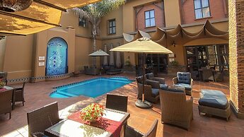 Tayfin Royale Hotel & Restaurant