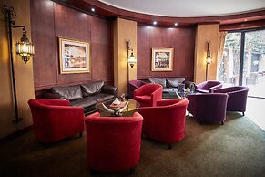 Tayfin Royale Hotel & Restaurant