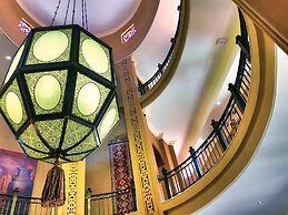 Tayfin Royale Hotel & Restaurant