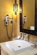 Tayfin Royale Hotel & Restaurant