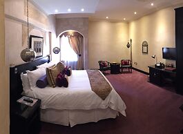 Tayfin Royale Hotel & Restaurant