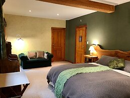 Murchison Lodge