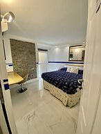 Giovanni Rooms Manarola